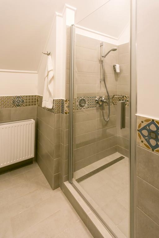Figula Vendeghaz Hotel Balatonfured Ngoại thất bức ảnh