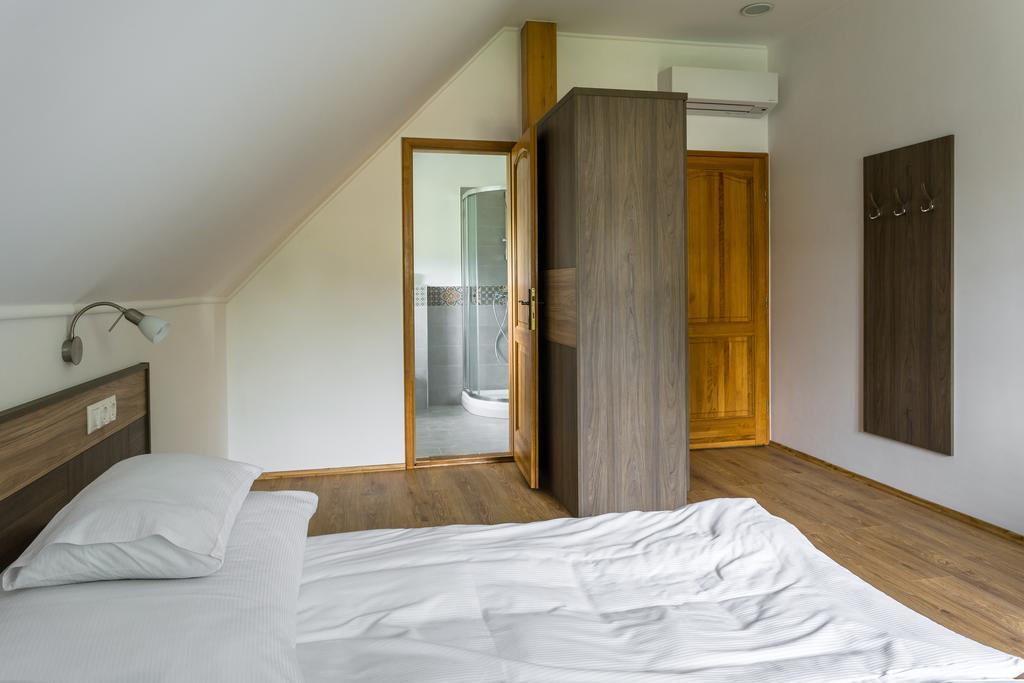Figula Vendeghaz Hotel Balatonfured Ngoại thất bức ảnh