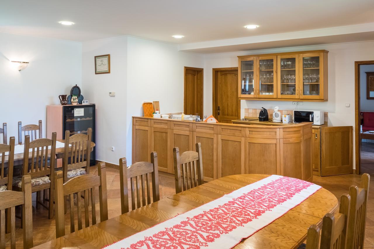 Figula Vendeghaz Hotel Balatonfured Ngoại thất bức ảnh