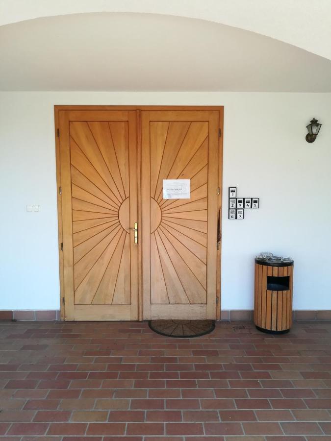 Figula Vendeghaz Hotel Balatonfured Ngoại thất bức ảnh